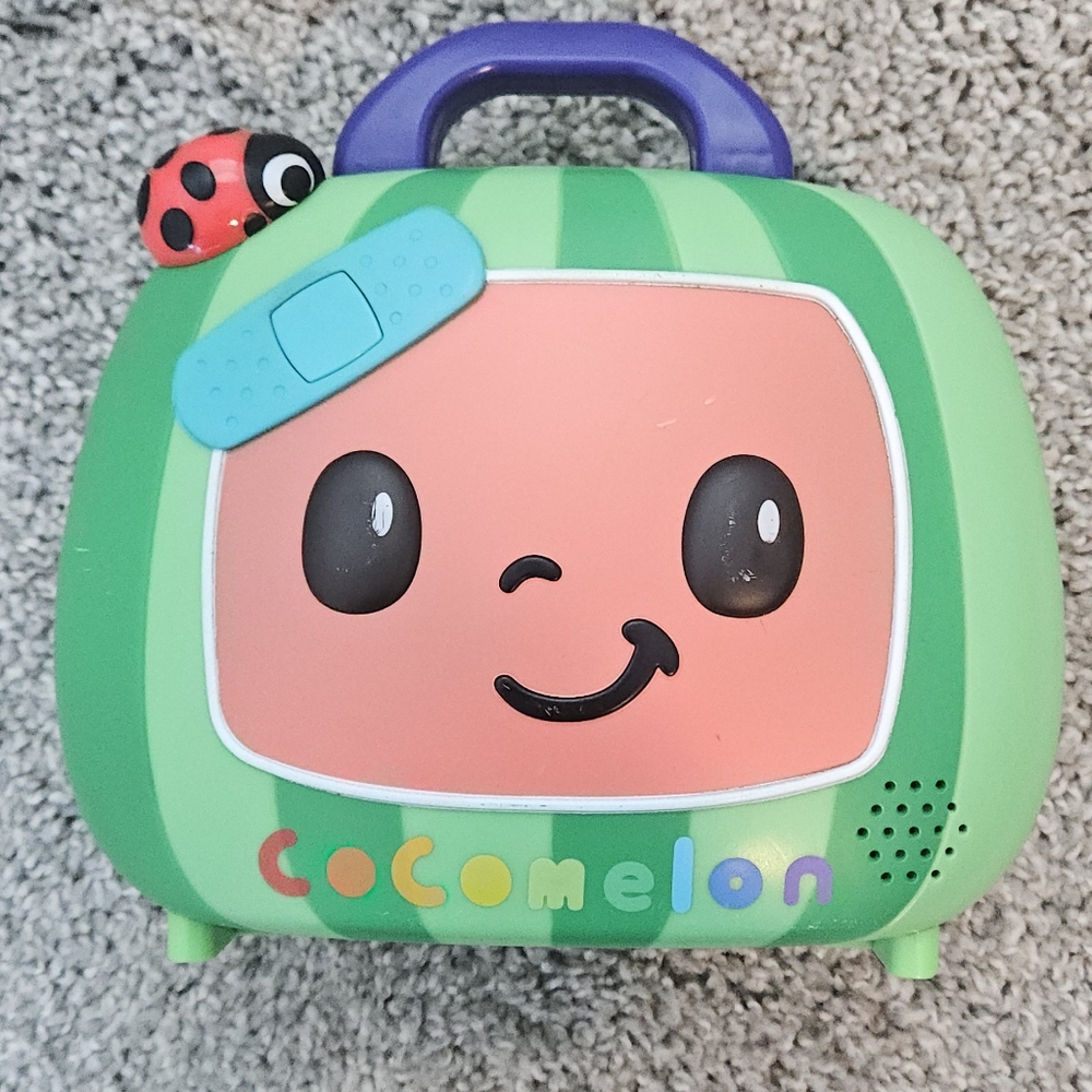 Cocomelon Singing Doctor Kit